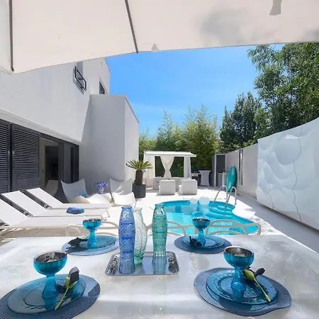 Chic 4 Bedrooms Istrian Star Close To Centre Private Heated Pool ヴィラ